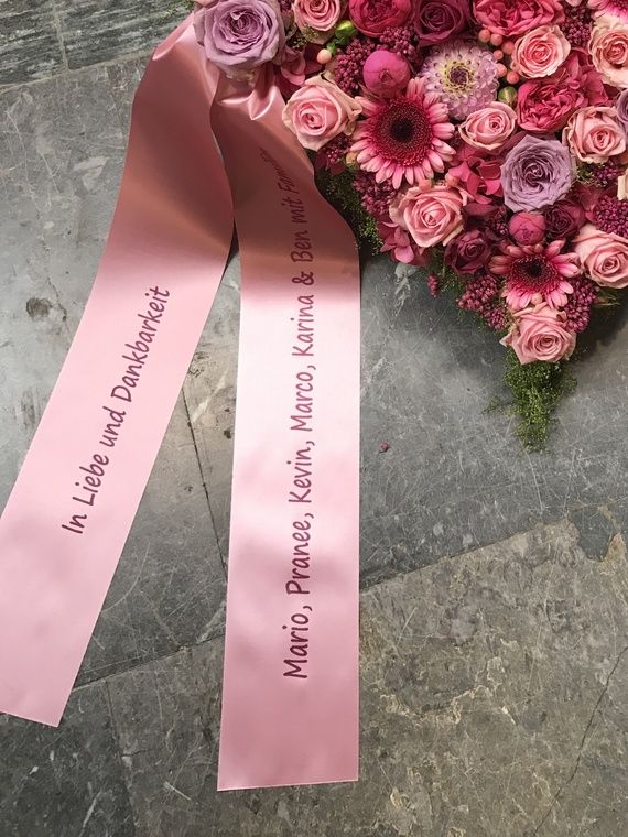 Blumenschmuck Trauerfeier Bensheim