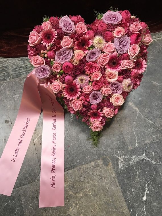 Blumenschmuck Trauerfeier Bensheim