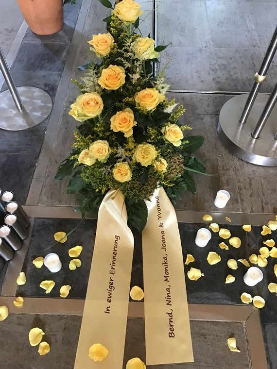 Blumenschmuck Trauerfeier Bensheim