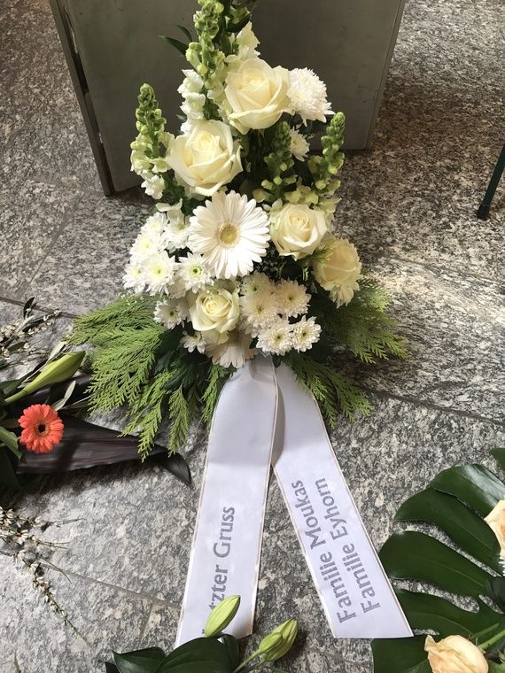 Blumenschmuck Trauerfeier Bensheim