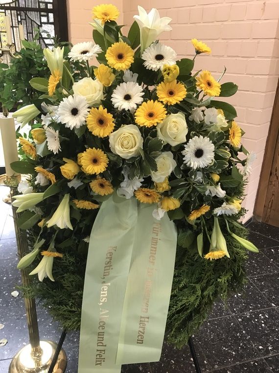 Blumenschmuck Trauerfeier Bensheim