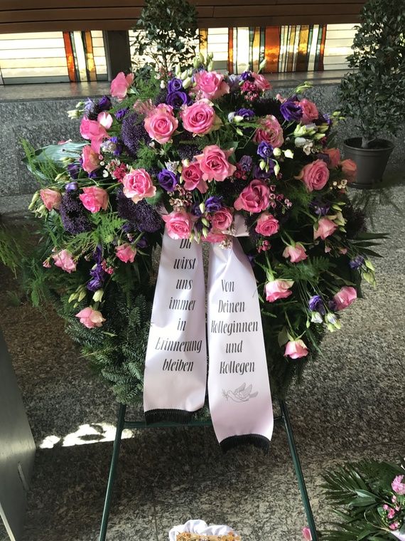 Blumenschmuck Trauerfeier Bensheim